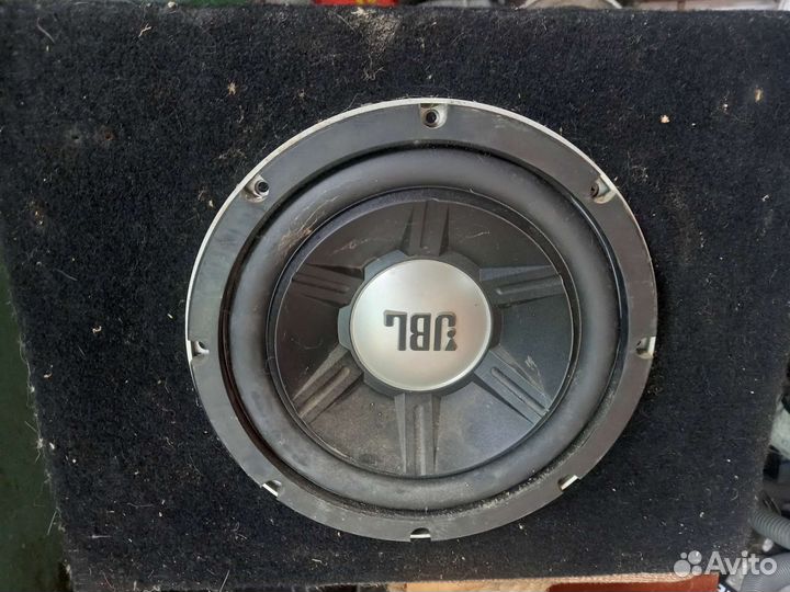Сабвуфер jbl