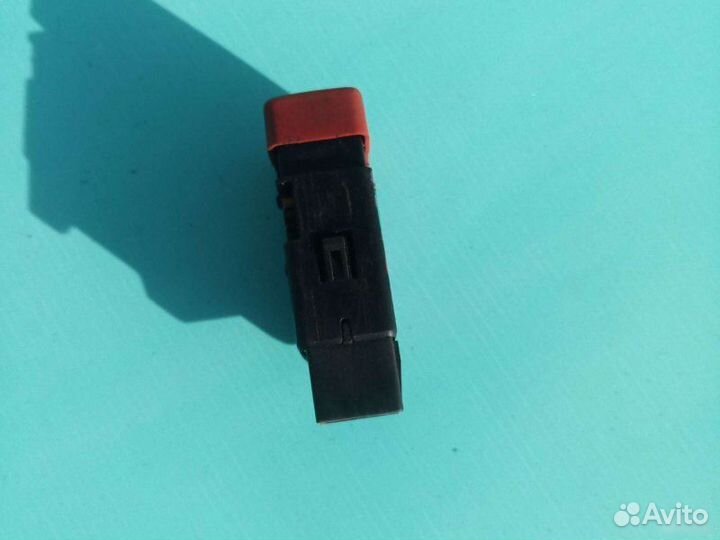 Кнопка аварийной сигнализации Land Rover Range