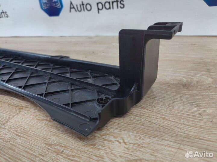 Кронштейн радиатора верхний Bmw X5 Рест E70 рест