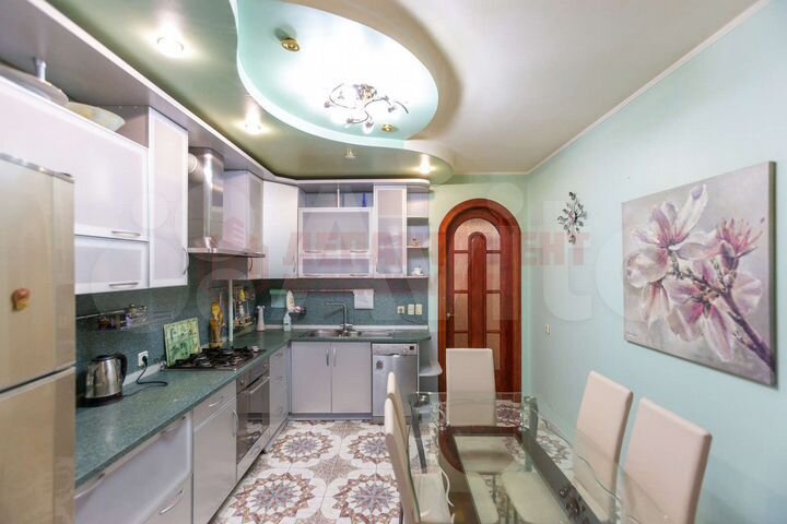 4-к. квартира, 155,6 м², 3/6 эт.