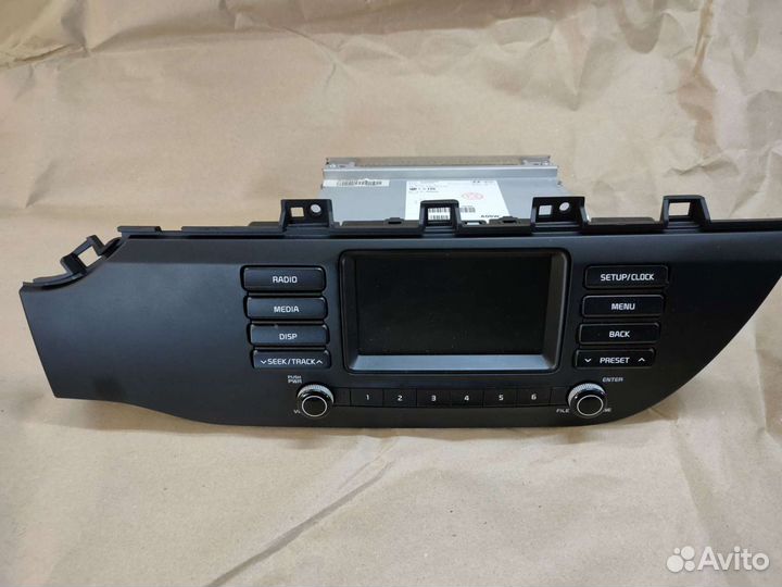 Штатная магнитола на kia rio 4 с рамкой