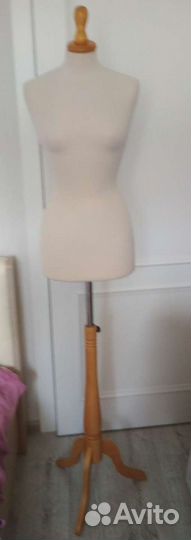 Манекен в аренду,цвет бежевый,белый
