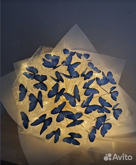 Светящийся букета с бабочками