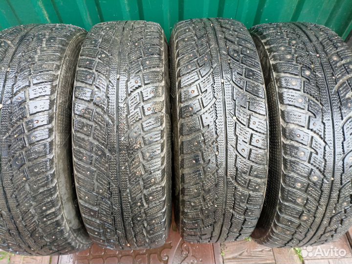 Kumho I'Zen RV Stud KC16 215/70 R16 100T