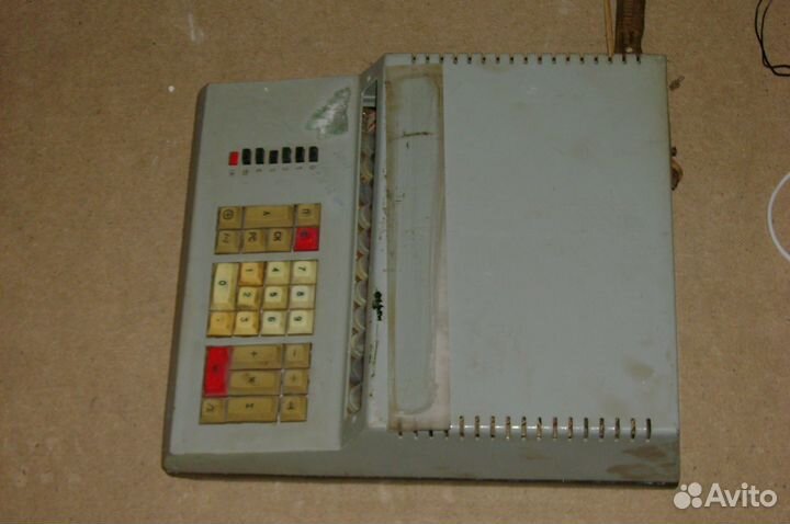 Калькулятор Искра-111Т