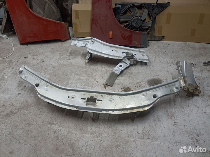 Рамка радиатора Logan, Largus б/у