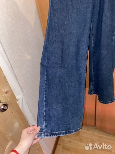 Джинсы широкие