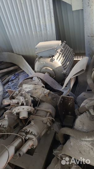 Электро-двигатель и насос