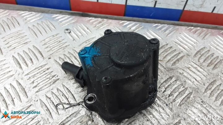 Насос вакуумный Mercedes-Benz E-Класс