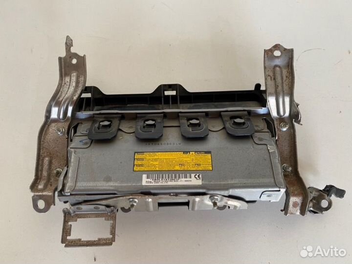 Коленная подушка безопасности левая Lexus Lx 570