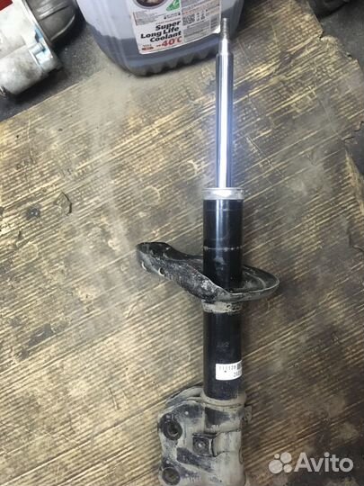 Subaru forester стойки