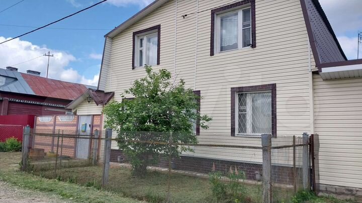 Дом 178,9 м² на участке 7,6 сот.