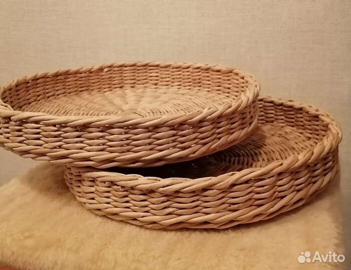 Корзинка/поднос плетёный