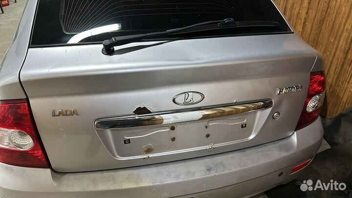 Крышка багажника на priora хэтчбек