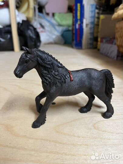 Фигурки лошадей schleich