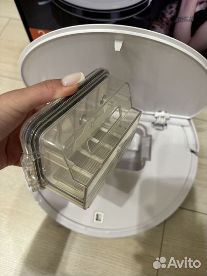 Пылесос-робот RV-R450 redmond revolution series