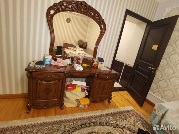 Спальный гарнитур