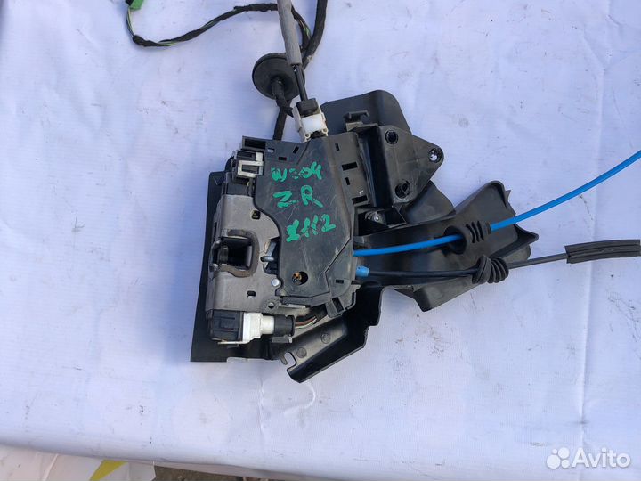 Замок двери Mercedes-Benz C-Class W204