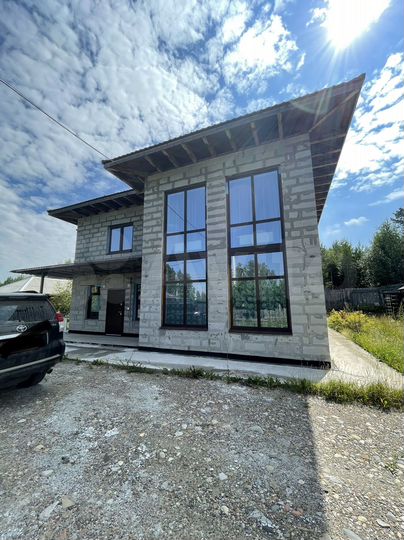 Коттедж 215 м² на участке 15 сот.