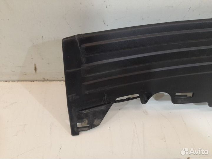 Накладка бампера задняя Toyota Land Cruiser 150