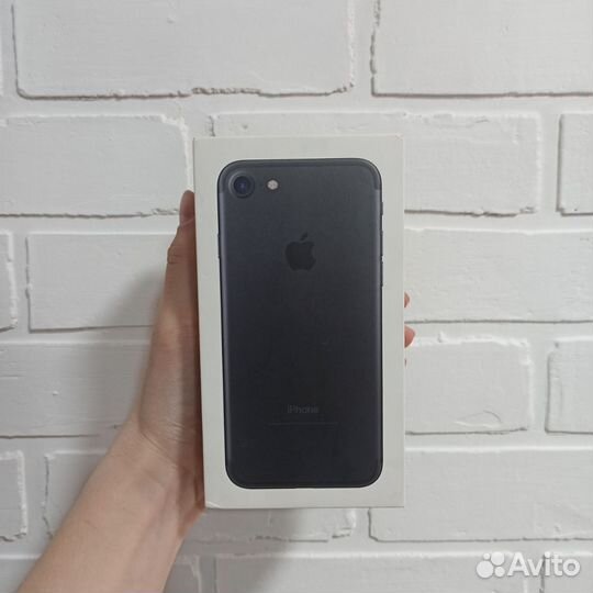 iPhone 7, 32 ГБ