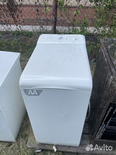 Машина с вертикальной загрузкой Whirlool Ardo