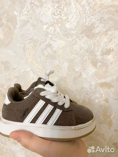 Кроссовки детские