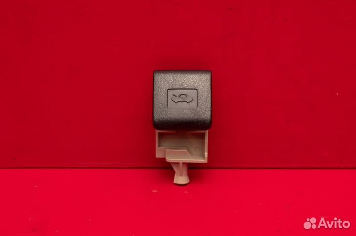 Ручка открывания капота Toyota Land Cruiser 200