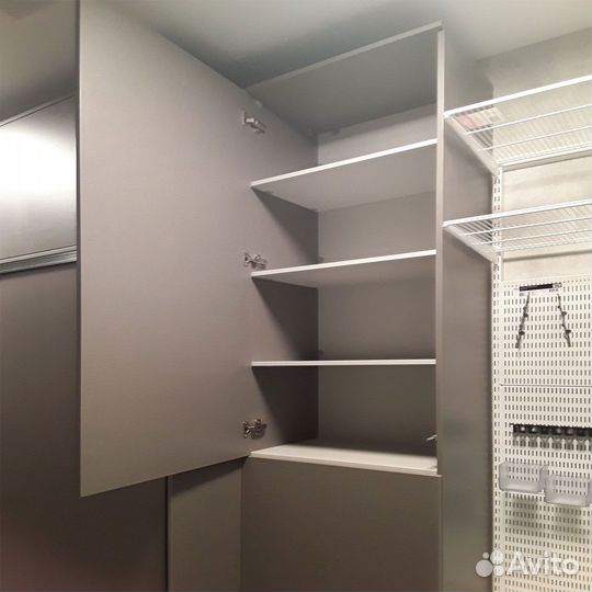 Гардеробная с распашными дверями от производителя