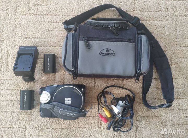 Видеокамера Samsung VP-DC171Bi