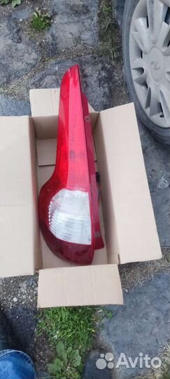 Задний левый фонарь калина 2