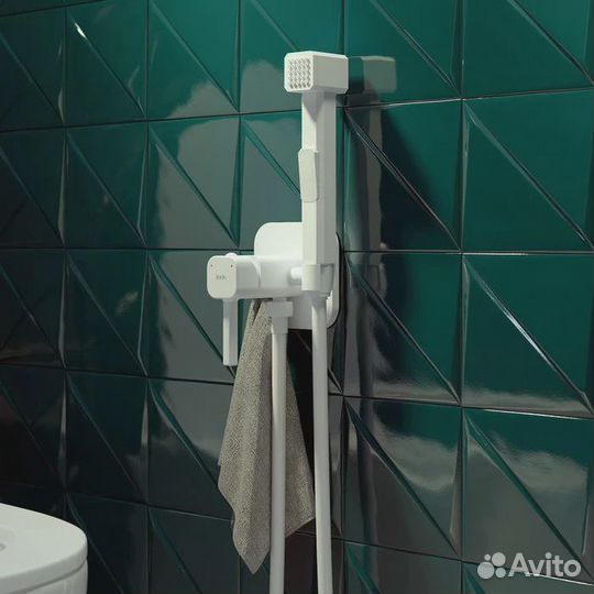 Встраиваемый смеситель с гигиеническим душем iddi