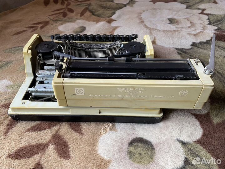 Печатная пишущая машинка