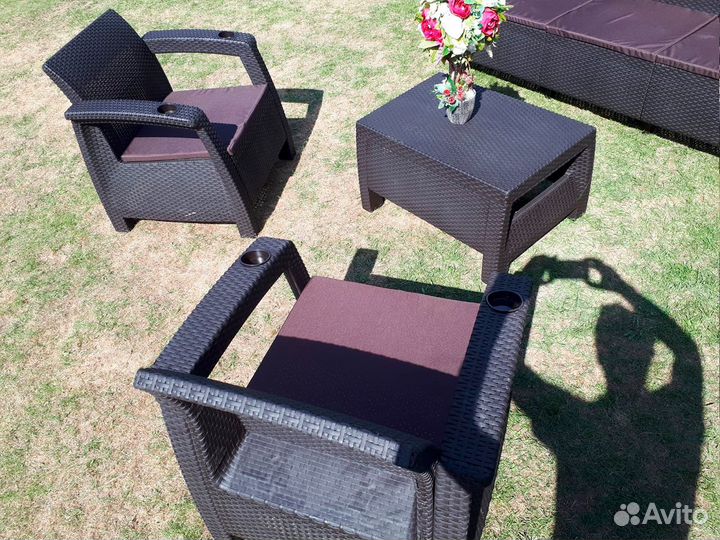 Садовая мебель из ротанга - кресло + подушки в под