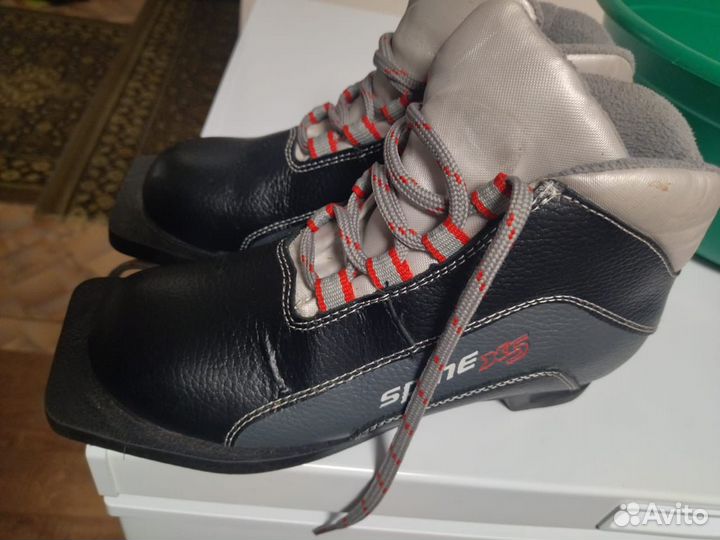 Лыжные ботинки