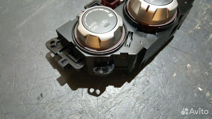 Блок управления климат-контролем Subaru Forester