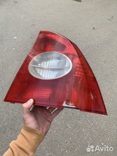 Фонарь правый оригинал Форд Фокус 2 седан