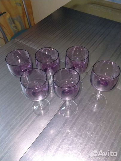 Фужеры и кувшин. Александритовое стекло