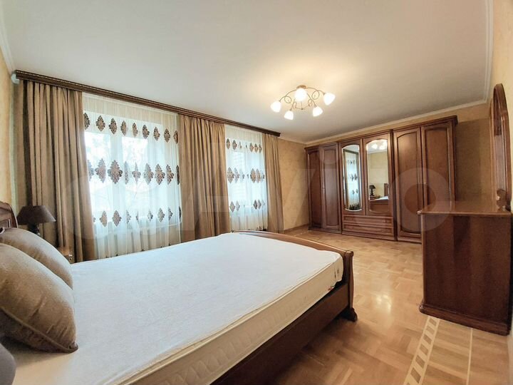 3-к. квартира, 95 м², 3/10 эт.