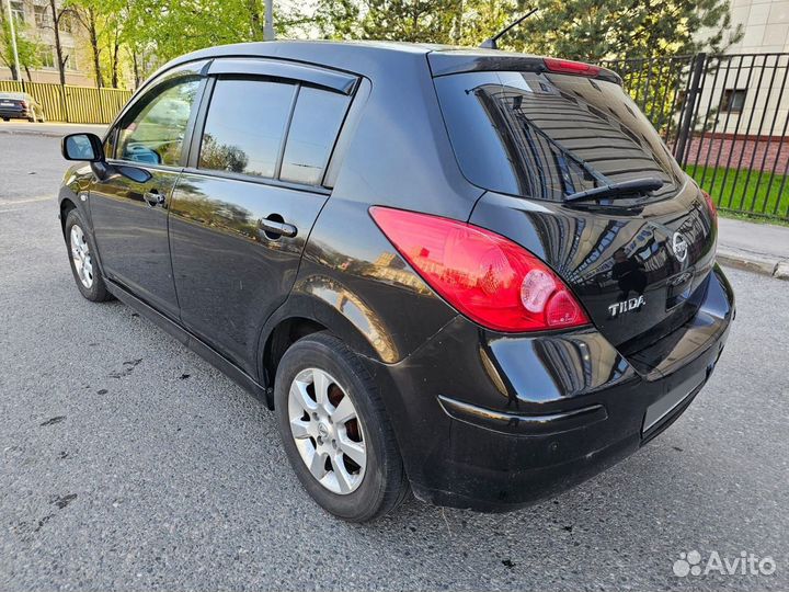 Nissan Tiida 1.6 AT, 2011, 130 000 км