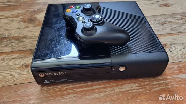 Приставка Xbox 360 E 500gb + геймпад