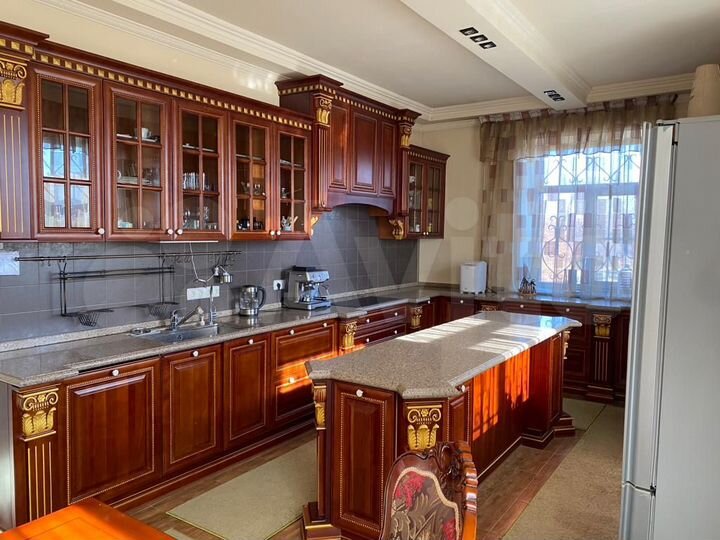 Коттедж 484,7 м² на участке 20 сот.