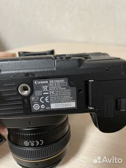 Зеркальный фотоаппарат canon DS126201