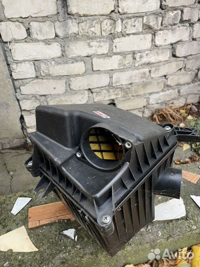 Корпус воздушного фильтра на LADA granta