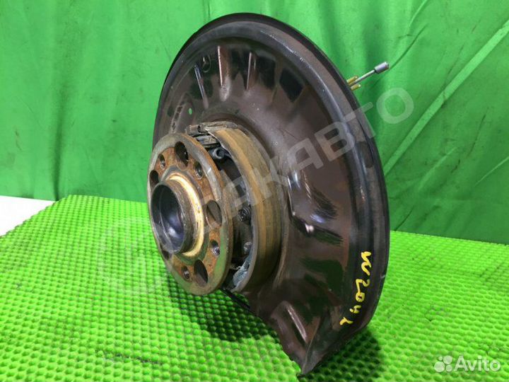 Цапфа (кулак) задняя левая Mercedes-Benz C W204