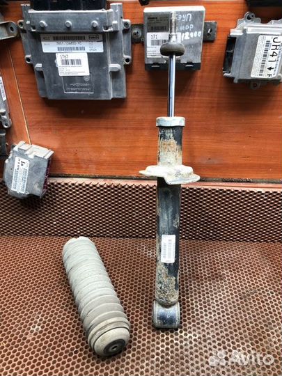 Амортизатор задний LADA Granta седан 21116 2012