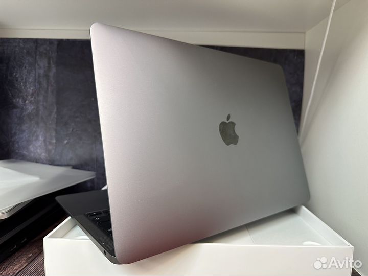 MacBook Air 13 2020 M1/8/256gb в идеале с чеком