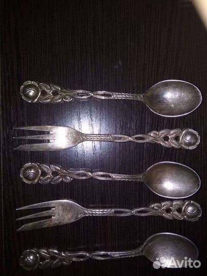 Столовые приборы, серебряные ложечки