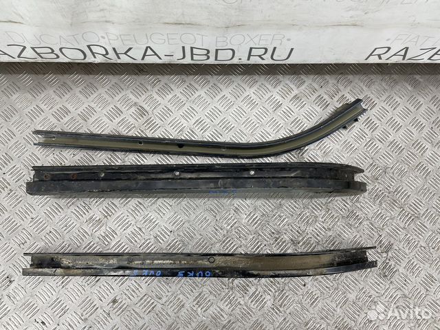 Направляющая левый бок citroen berlingo B9 08