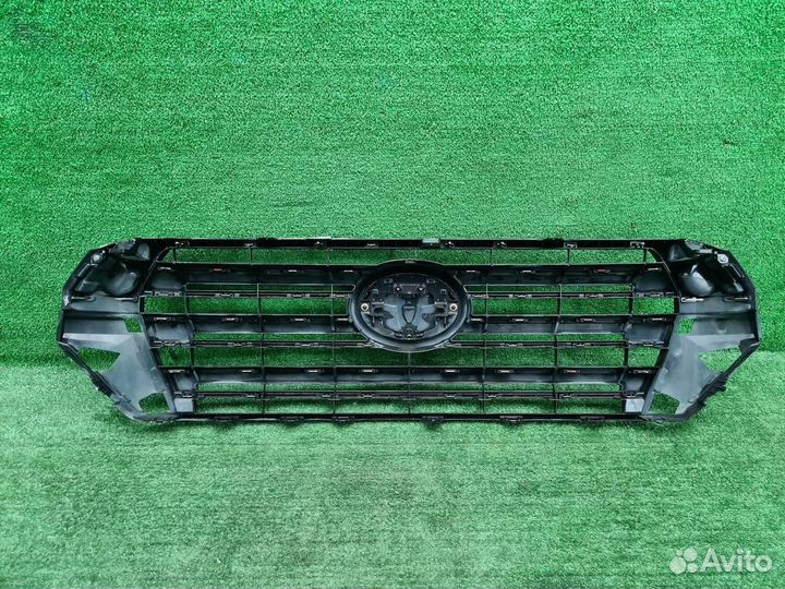 Решетка радиатора Toyota Land Cruiser
